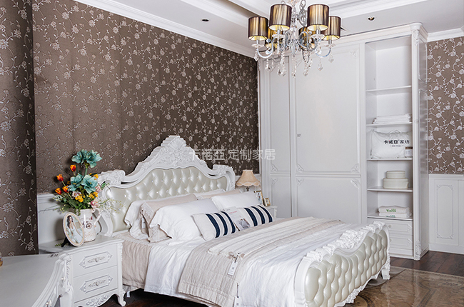 平開門衣柜怎么樣？平開門衣柜的優(yōu)缺點(diǎn)有哪些？