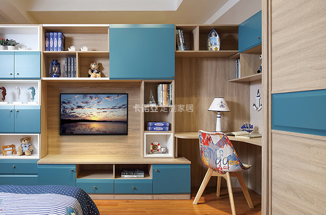 兒童書桌怎么定制？兒童書桌定制注意事項有哪些？