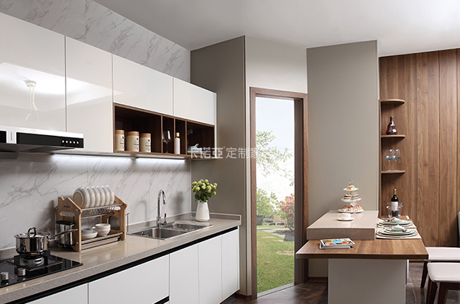 uv櫥柜門(mén)板怎么樣？uv櫥柜門(mén)板優(yōu)缺點(diǎn)介紹